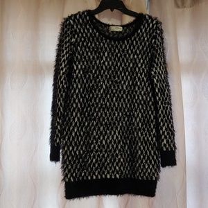 Mizumi. Sweater. Size S.